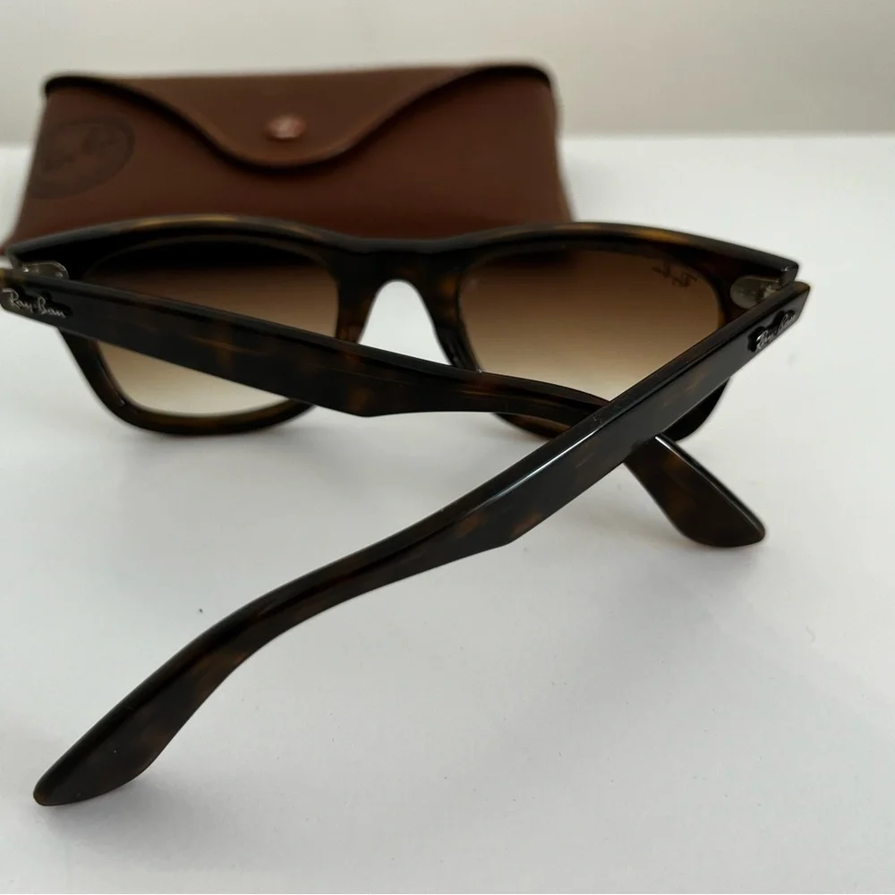 Rayban wayfarer sunglasses tortoiseshell with ombre lenses. Great condition. - Picture 3 of 4